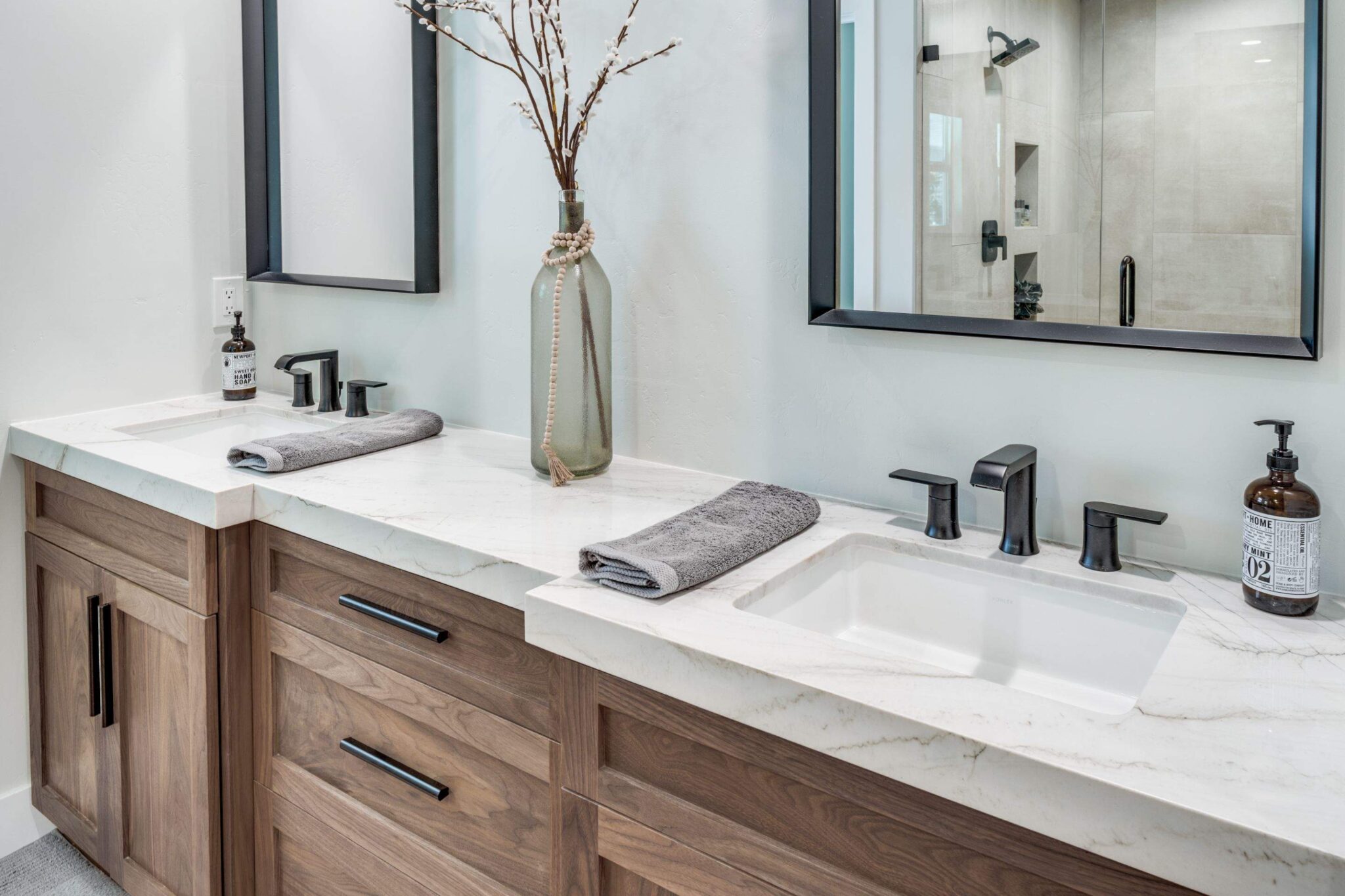 Bath_Button_Background 2048x1365 1